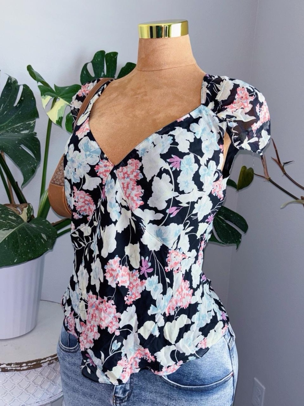 Jones New York 100% Silk Floral Puff Sleeve Handkerchief Hem Blouse – Size 16 - Picture 4 of 7